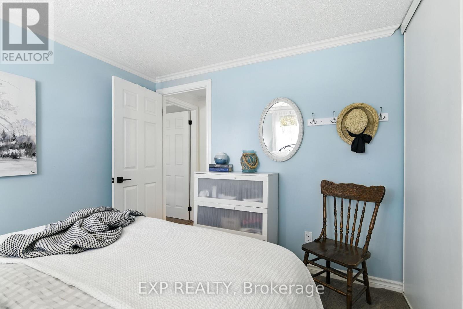 Photo 17 of 44 Bluffs Road, Clarington ON