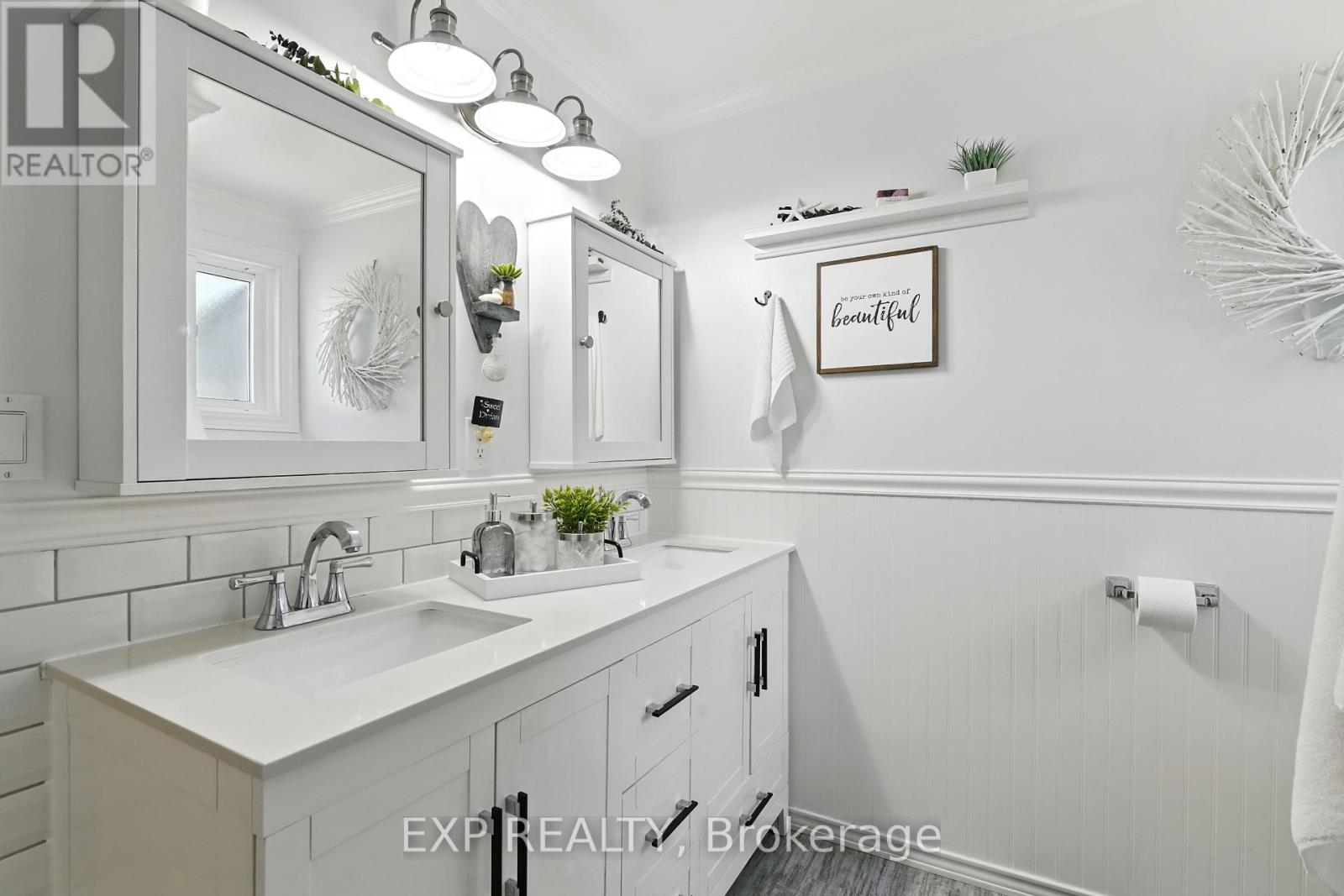 Photo 19 of 44 Bluffs Road, Clarington ON