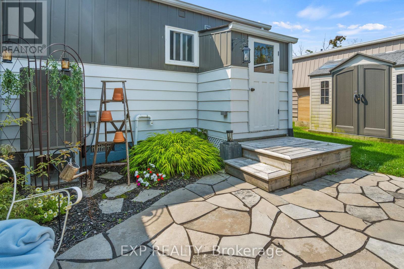Photo 27 of 44 Bluffs Road, Clarington ON