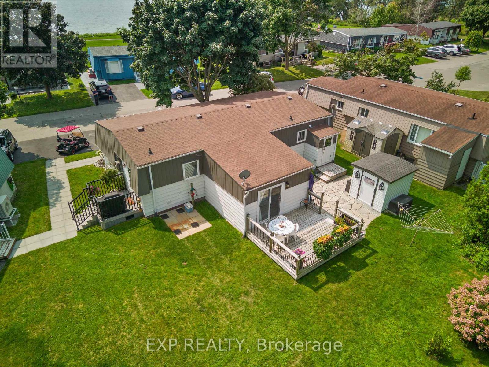 Photo 33 of 44 Bluffs Road, Clarington ON