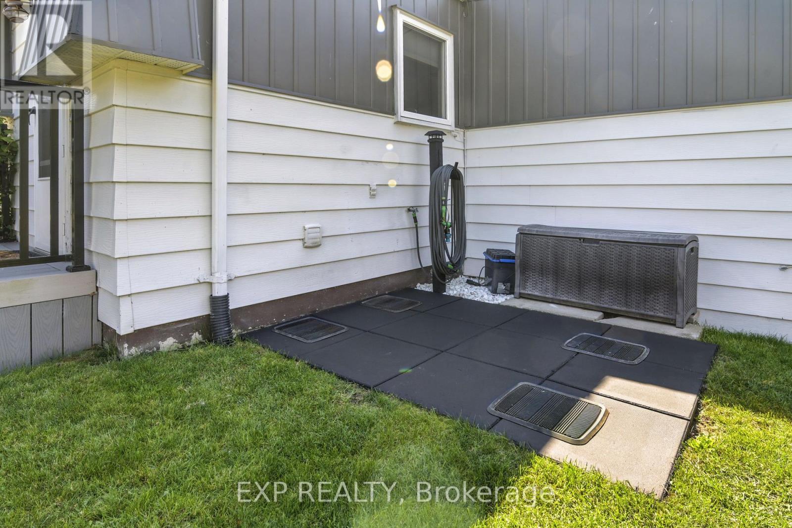 Photo 35 of 44 Bluffs Road, Clarington ON