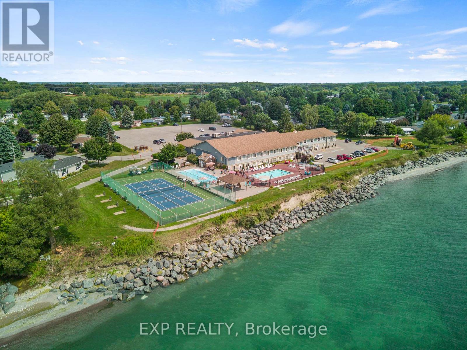 Photo 39 of 44 Bluffs Road, Clarington ON