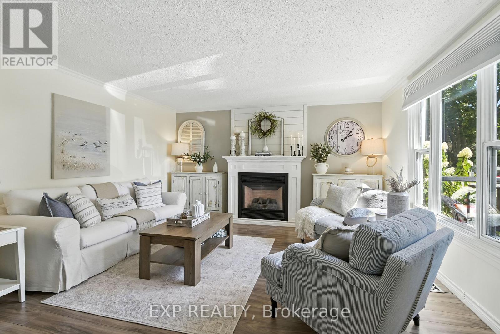 Photo 4 of 44 Bluffs Road, Clarington ON
