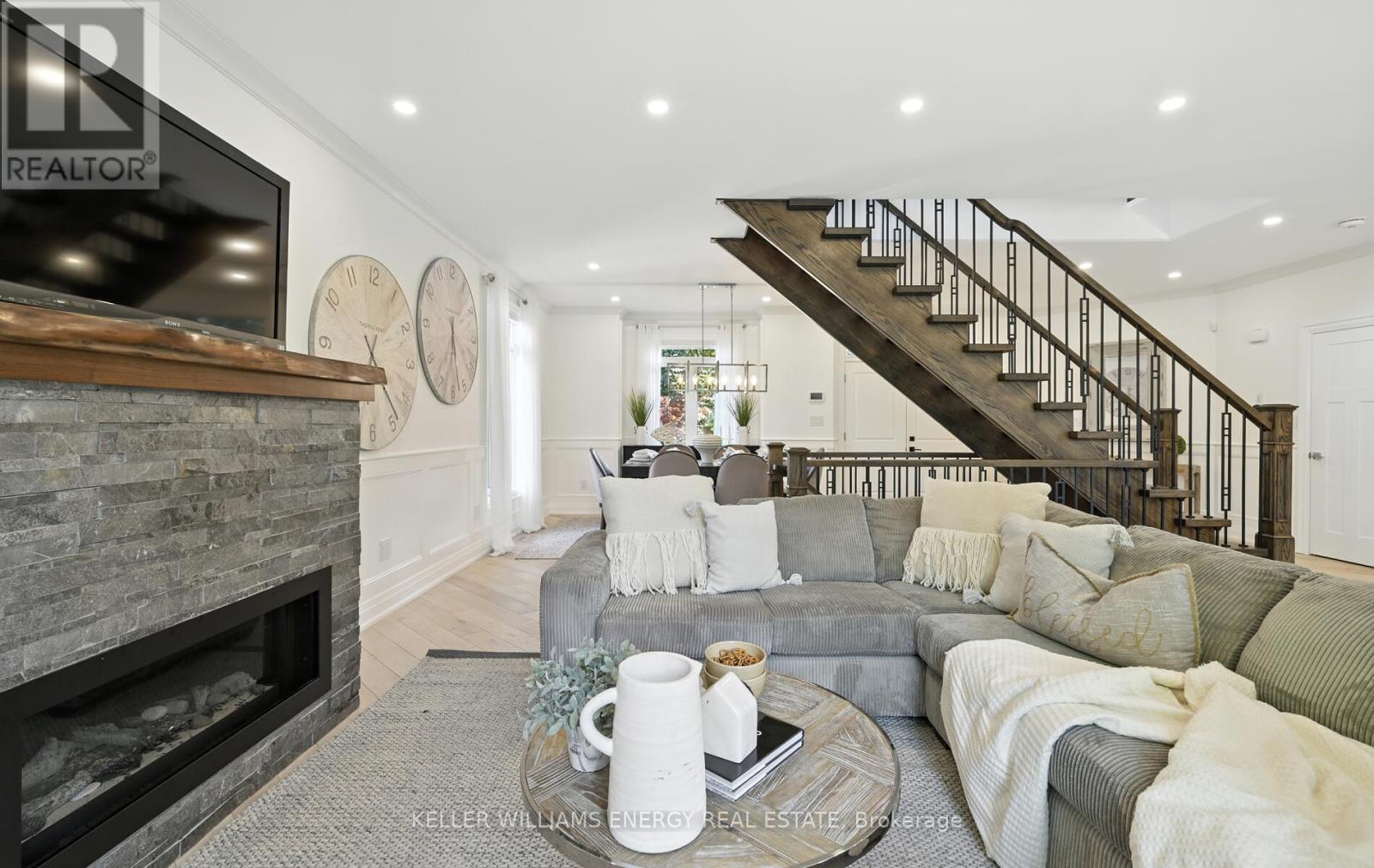 Photo 9 of 96 Kingsdale Drive, Oshawa ON