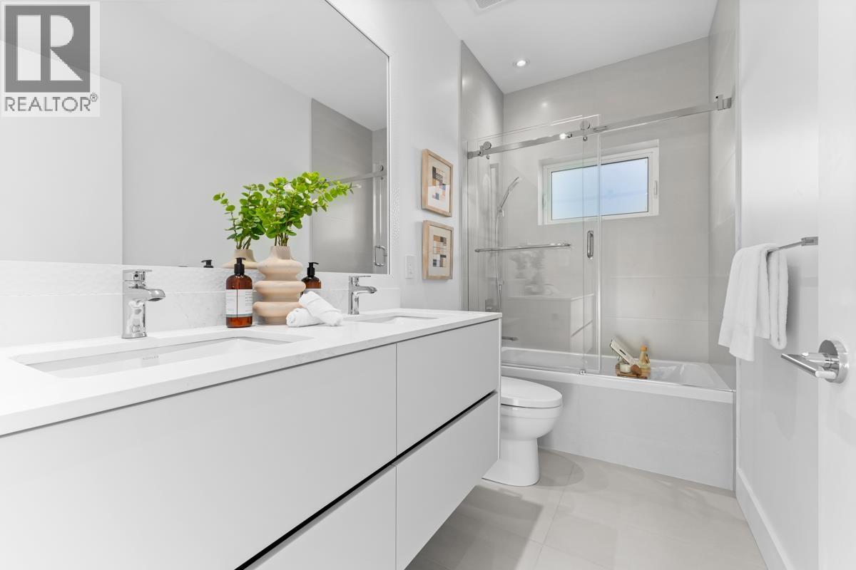 Photo 13 of 1 1315 W 64th Avenue, Vancouver BC