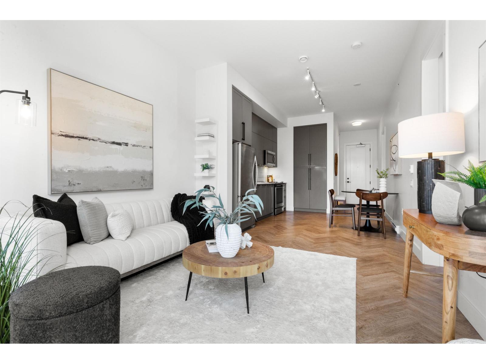 Photo 4 of 409 14968 101 A Avenue, Surrey BC