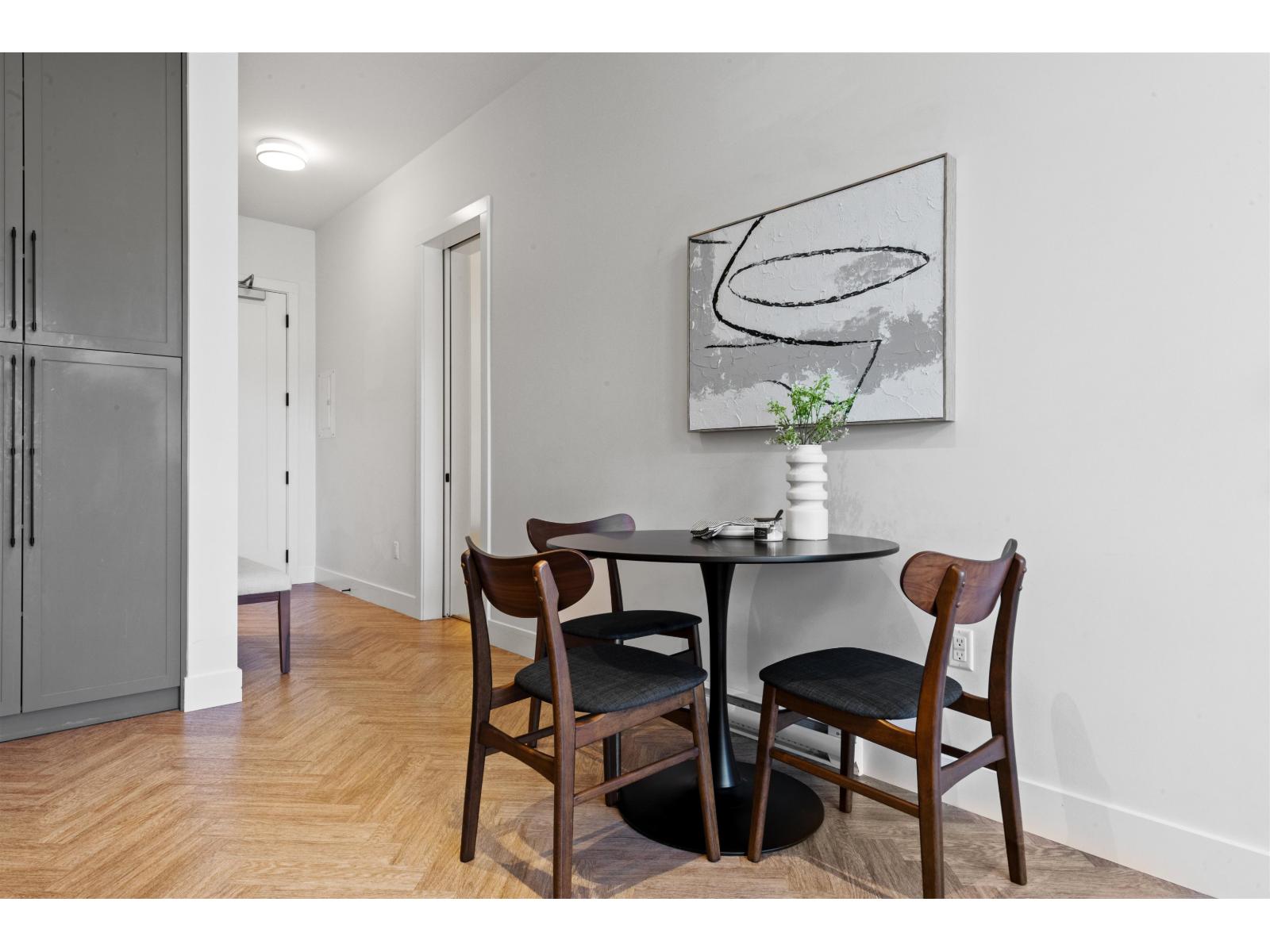 Photo 11 of 409 14968 101 A Avenue, Surrey BC