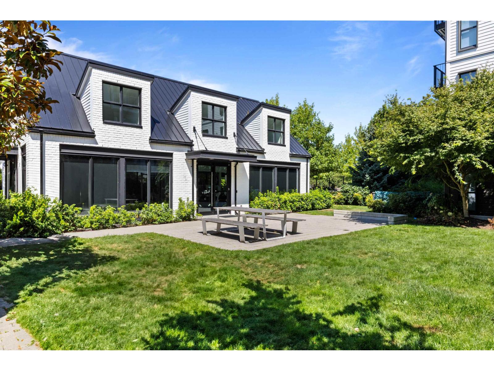 Photo 29 of 409 14968 101 A Avenue, Surrey BC