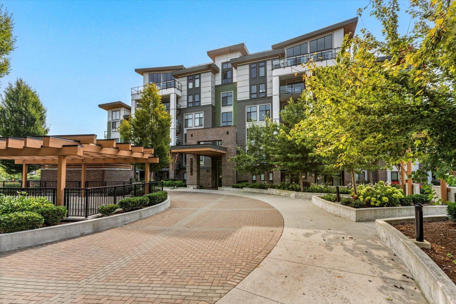 Photo 1 of 202 45510 Market Way Garrison Crossing, Chilliwack BC