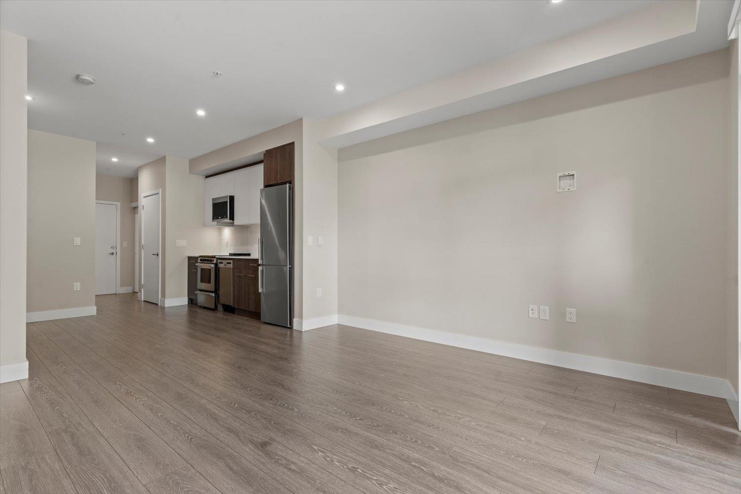 Photo 10 of 202 45510 Market Way Garrison Crossing, Chilliwack BC