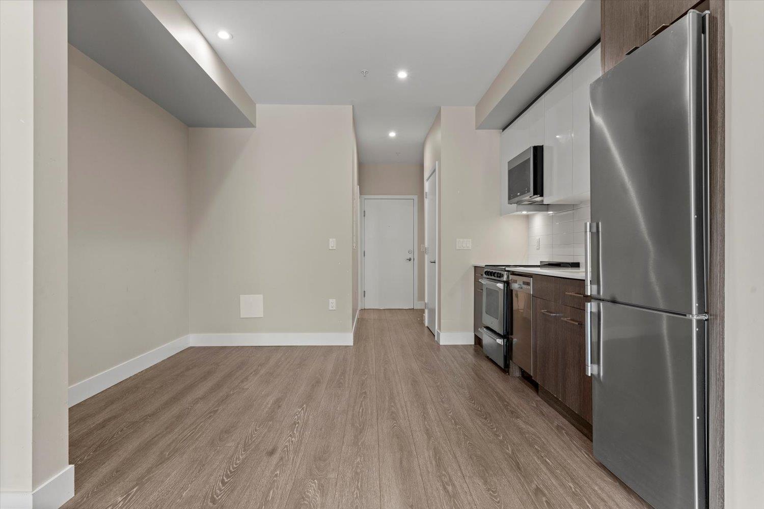 Photo 12 of 202 45510 Market Way Garrison Crossing, Chilliwack BC