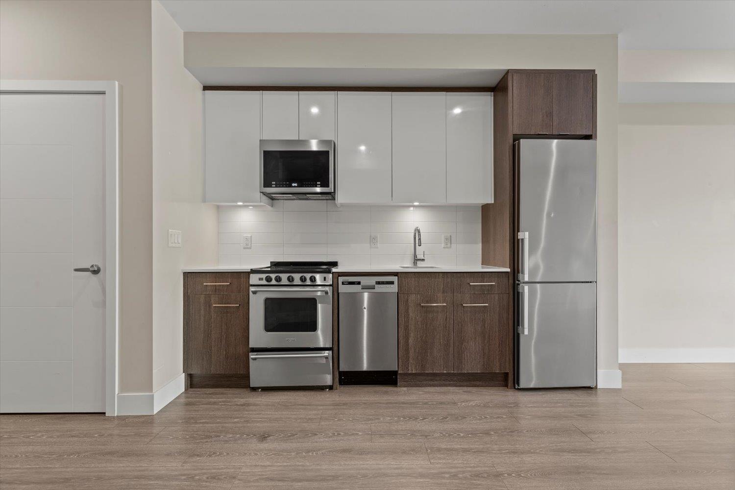 Photo 7 of 202 45510 Market Way Garrison Crossing, Chilliwack BC