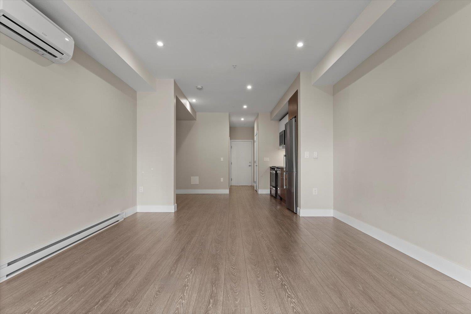 Photo 9 of 202 45510 Market Way Garrison Crossing, Chilliwack BC