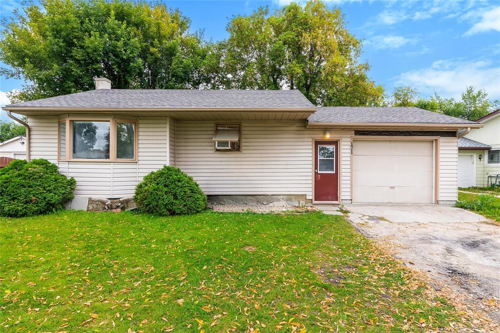 Photo 1 of 171 Elmdale Street, Steinbach MB