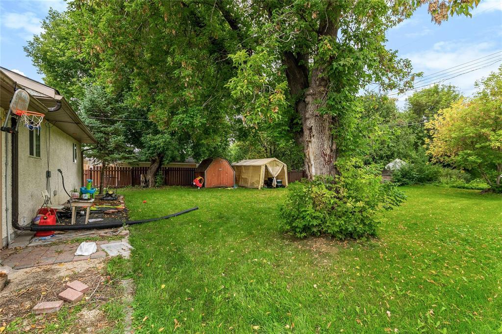 Photo 17 of 171 Elmdale Street, Steinbach MB
