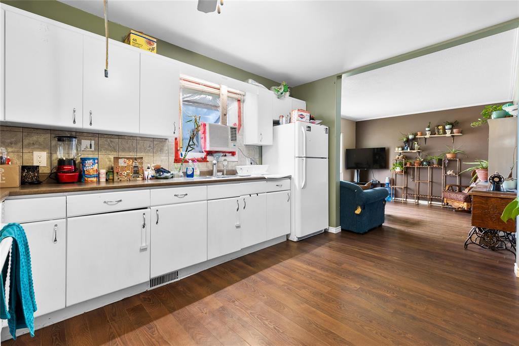 Photo 8 of 171 Elmdale Street, Steinbach MB