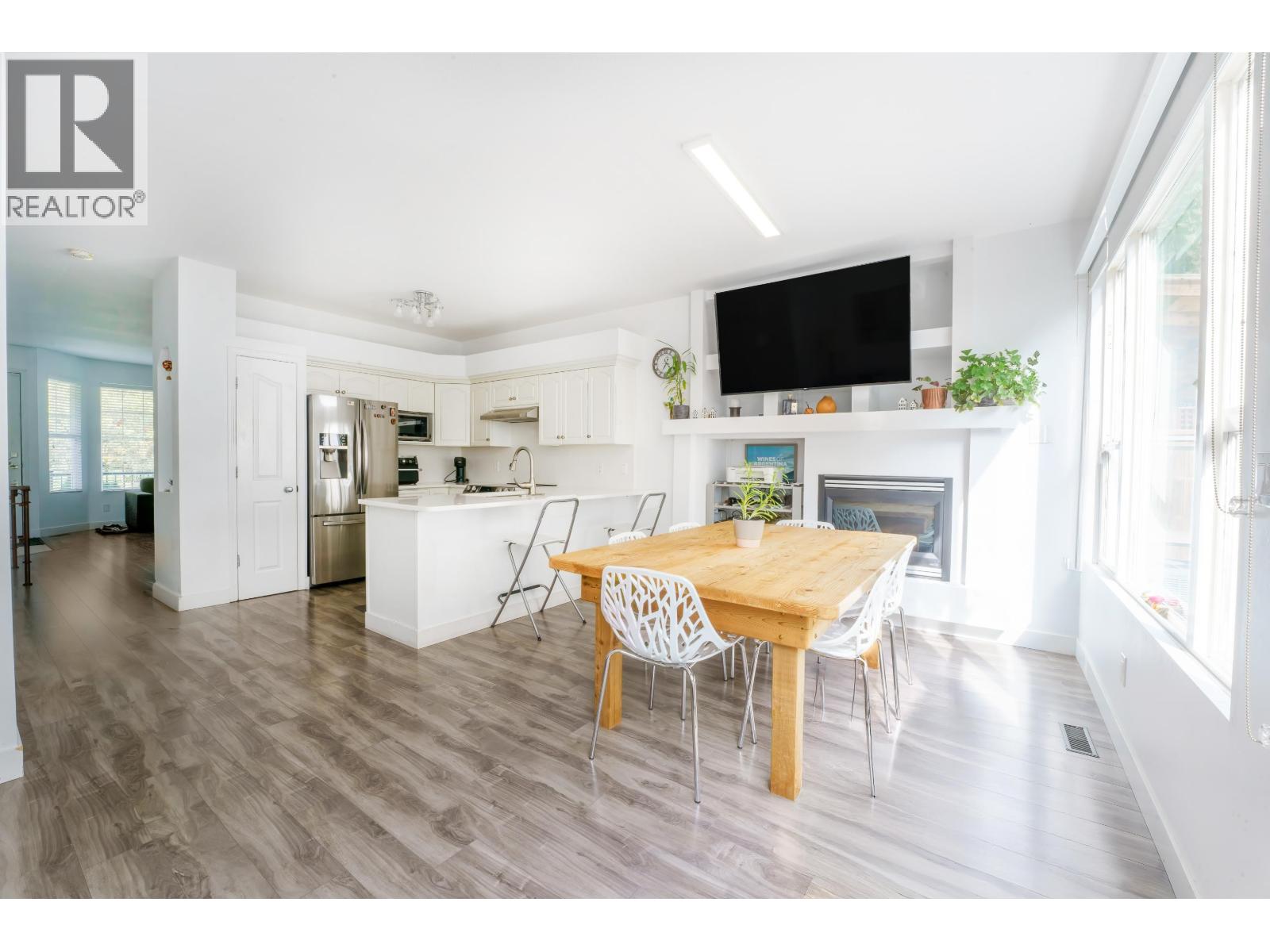 Photo 11 of 24386 101 Avenue, Maple Ridge BC