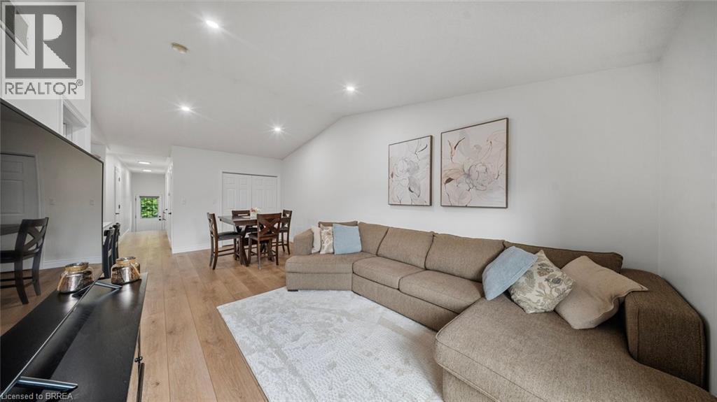 Photo 17 of 12 Steed Court, Brantford ON