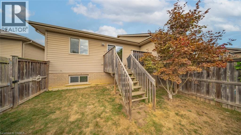 Photo 27 of 12 Steed Court, Brantford ON