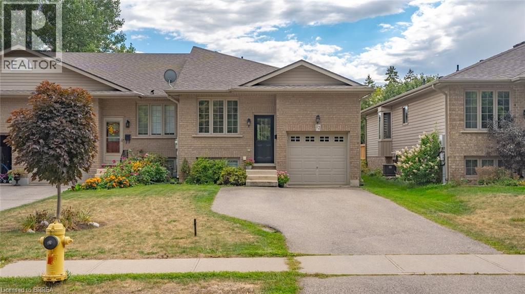 Photo 3 of 12 Steed Court, Brantford ON