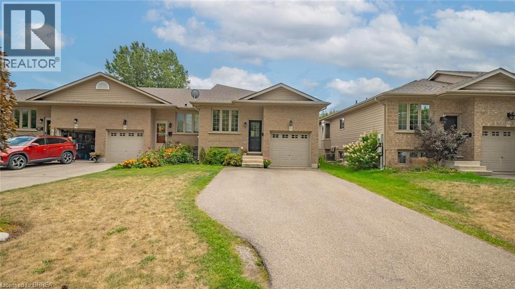Photo 35 of 12 Steed Court, Brantford ON
