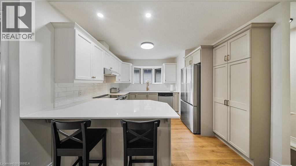 Photo 5 of 12 Steed Court, Brantford ON