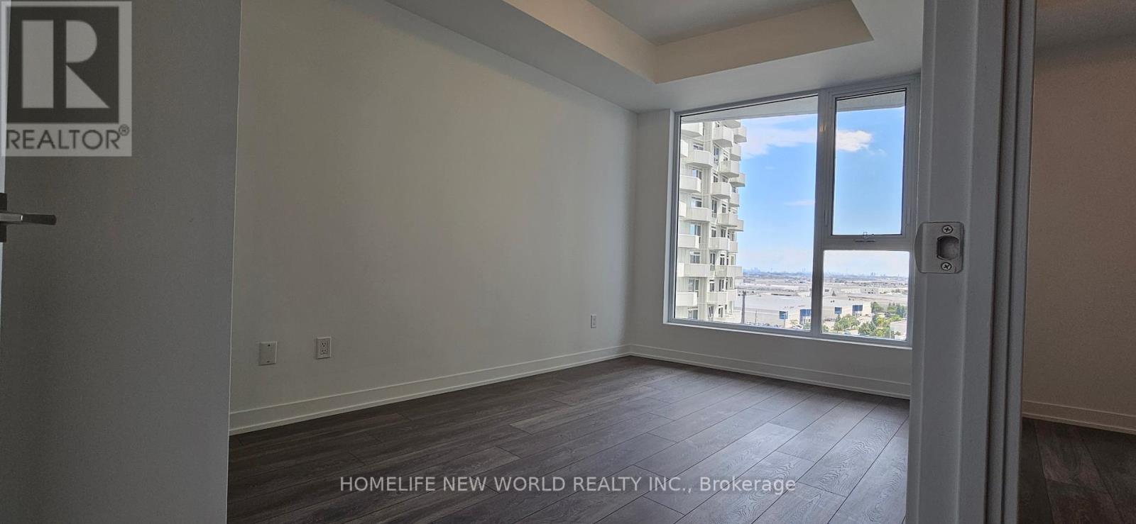 Photo 5 of 1031 498 Caldari Road, Vaughan ON