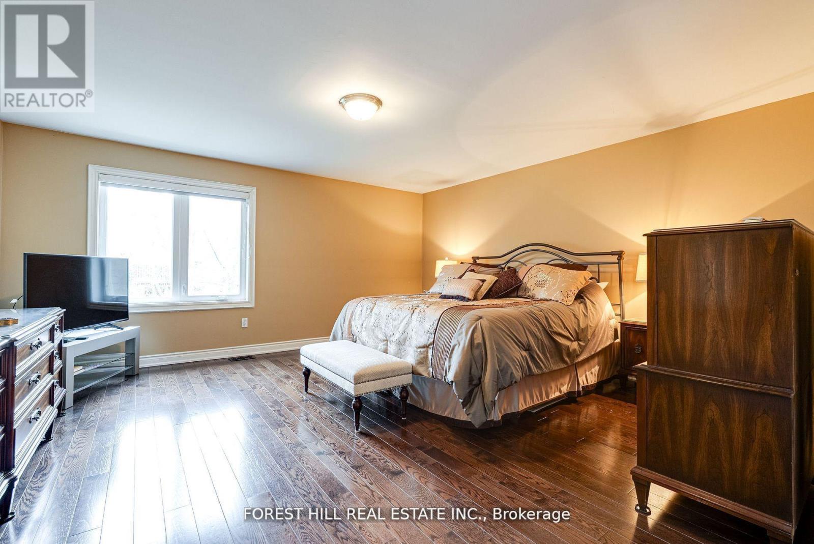 Photo 16 of 66 Sanibel Crescent, Vaughan ON
