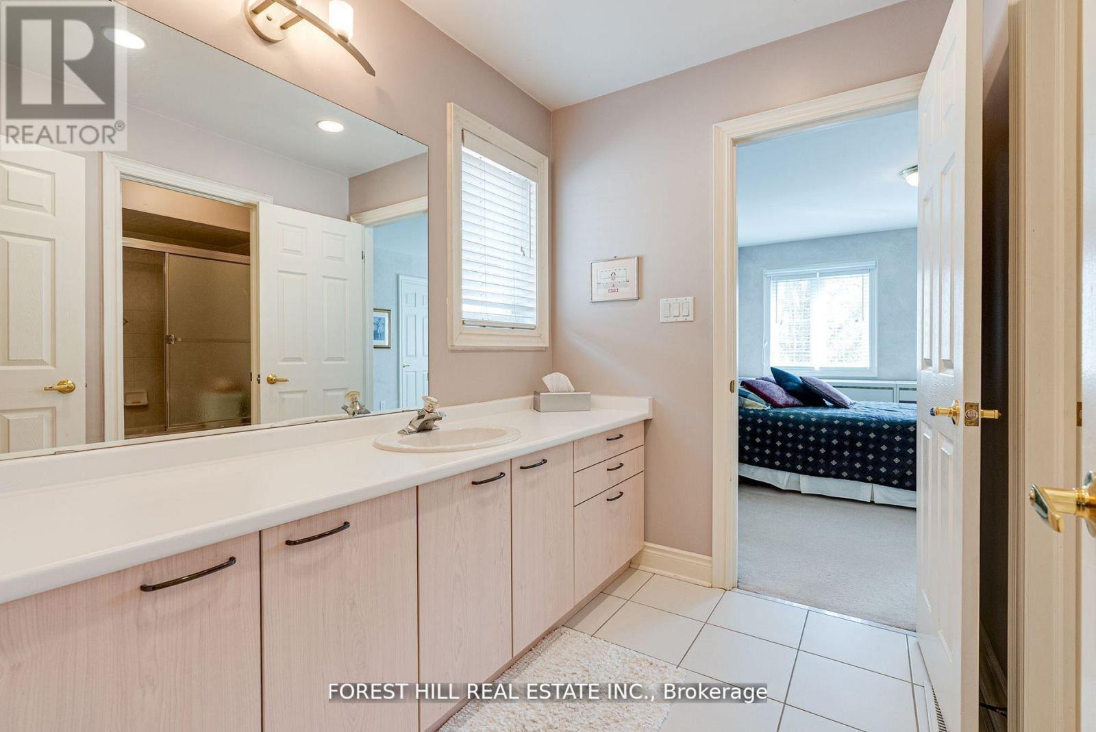 Photo 24 of 66 Sanibel Crescent, Vaughan ON