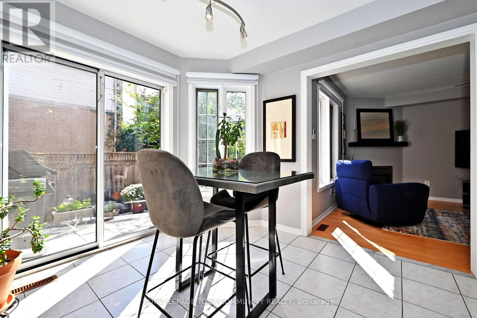 Photo 13 of 79 Mugford Rd, Aurora ON