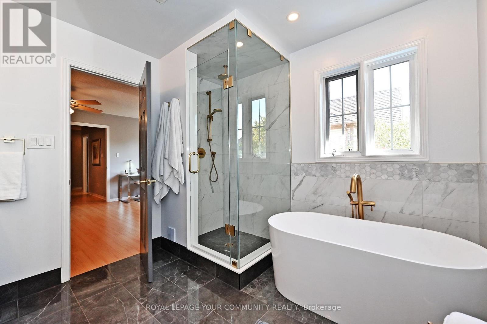 Photo 23 of 79 Mugford Rd, Aurora ON