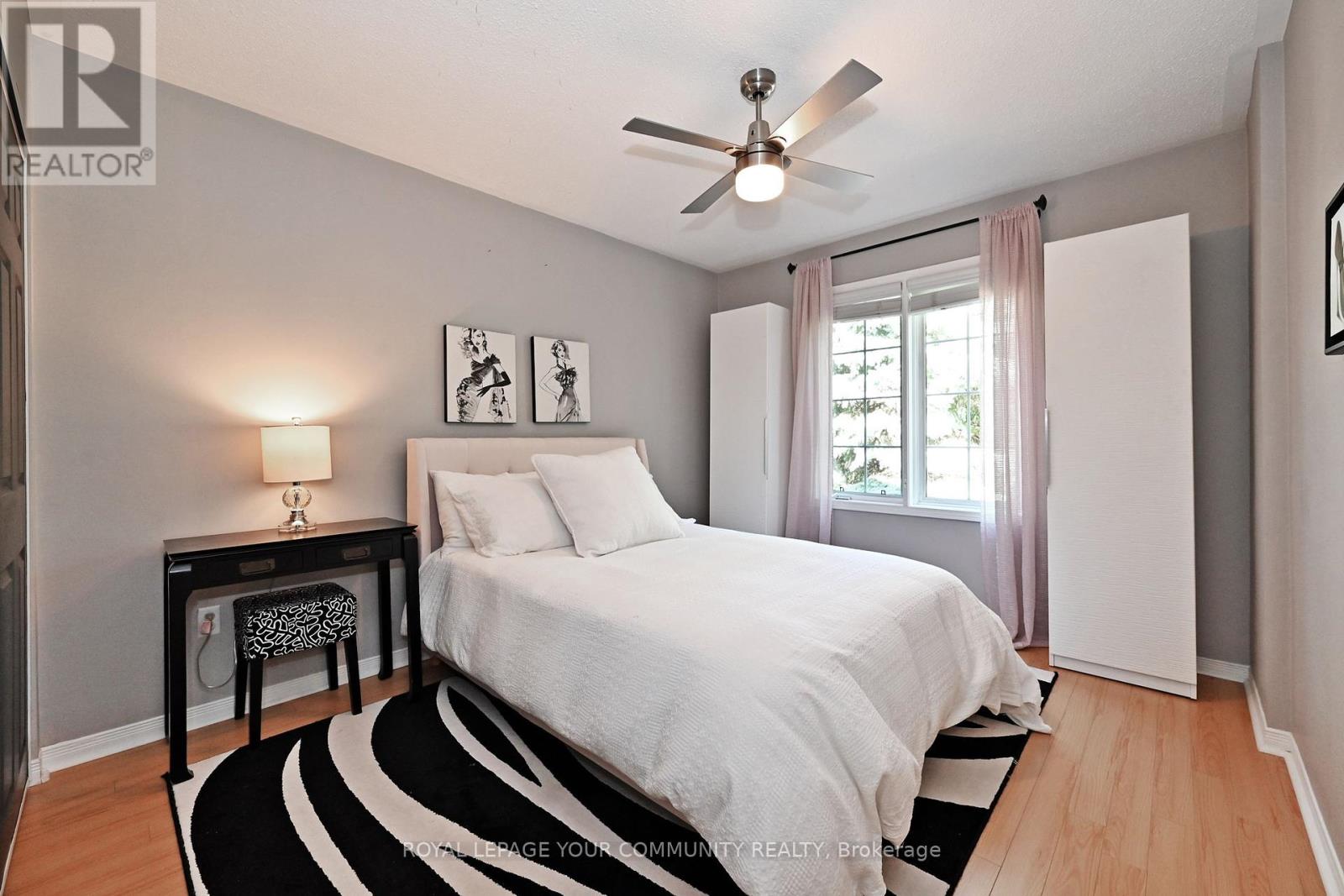 Photo 24 of 79 Mugford Rd, Aurora ON