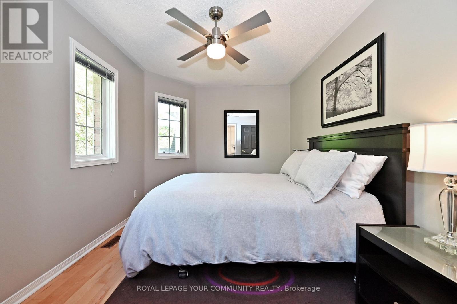 Photo 25 of 79 Mugford Rd, Aurora ON