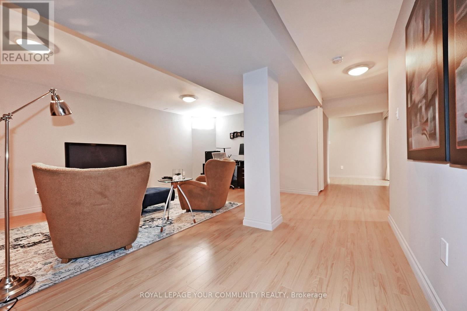 Photo 32 of 79 Mugford Rd, Aurora ON