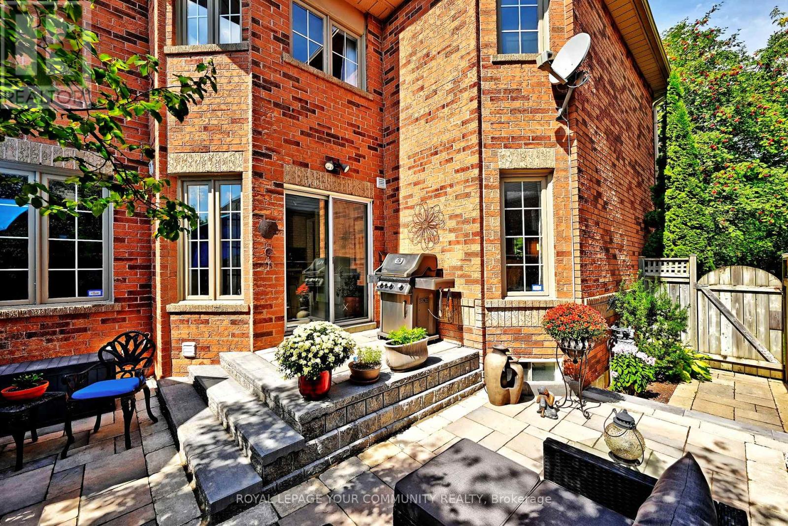 Photo 36 of 79 Mugford Rd, Aurora ON