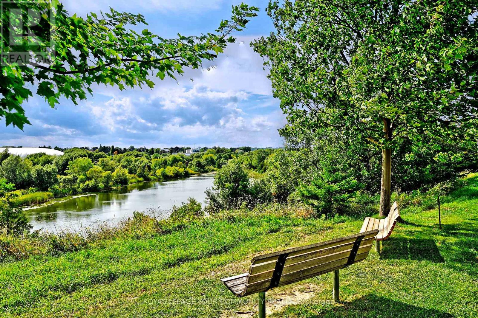 Photo 41 of 79 Mugford Rd, Aurora ON