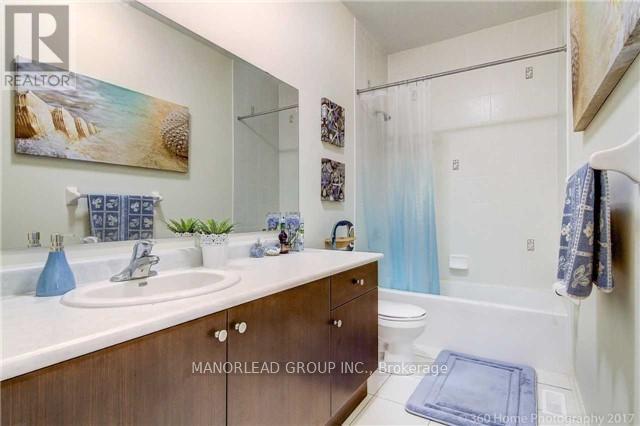 Photo 10 of 8 Foshan Avenue, Markham ON