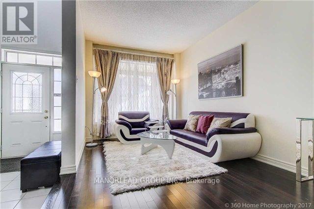 Photo 4 of 8 Foshan Avenue, Markham ON