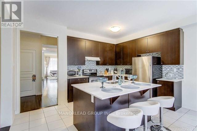 Photo 6 of 8 Foshan Avenue, Markham ON