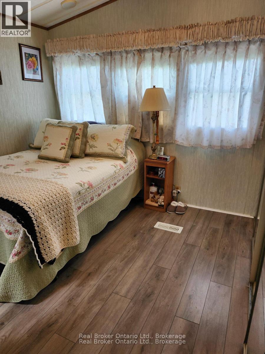 Photo 22 of 524 Poplar Place, Centre Wellington ON