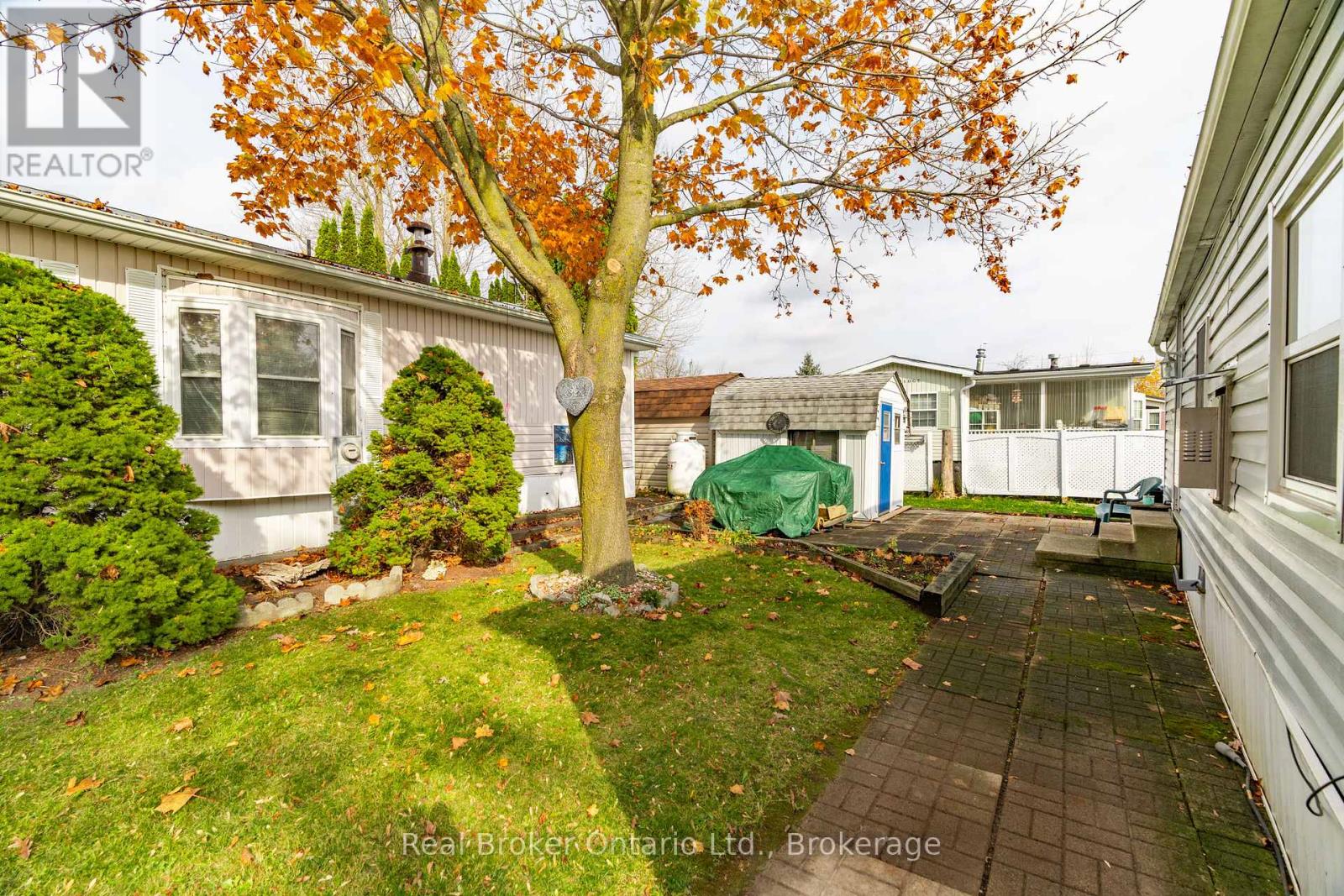 Photo 23 of 524 Poplar Place, Centre Wellington ON