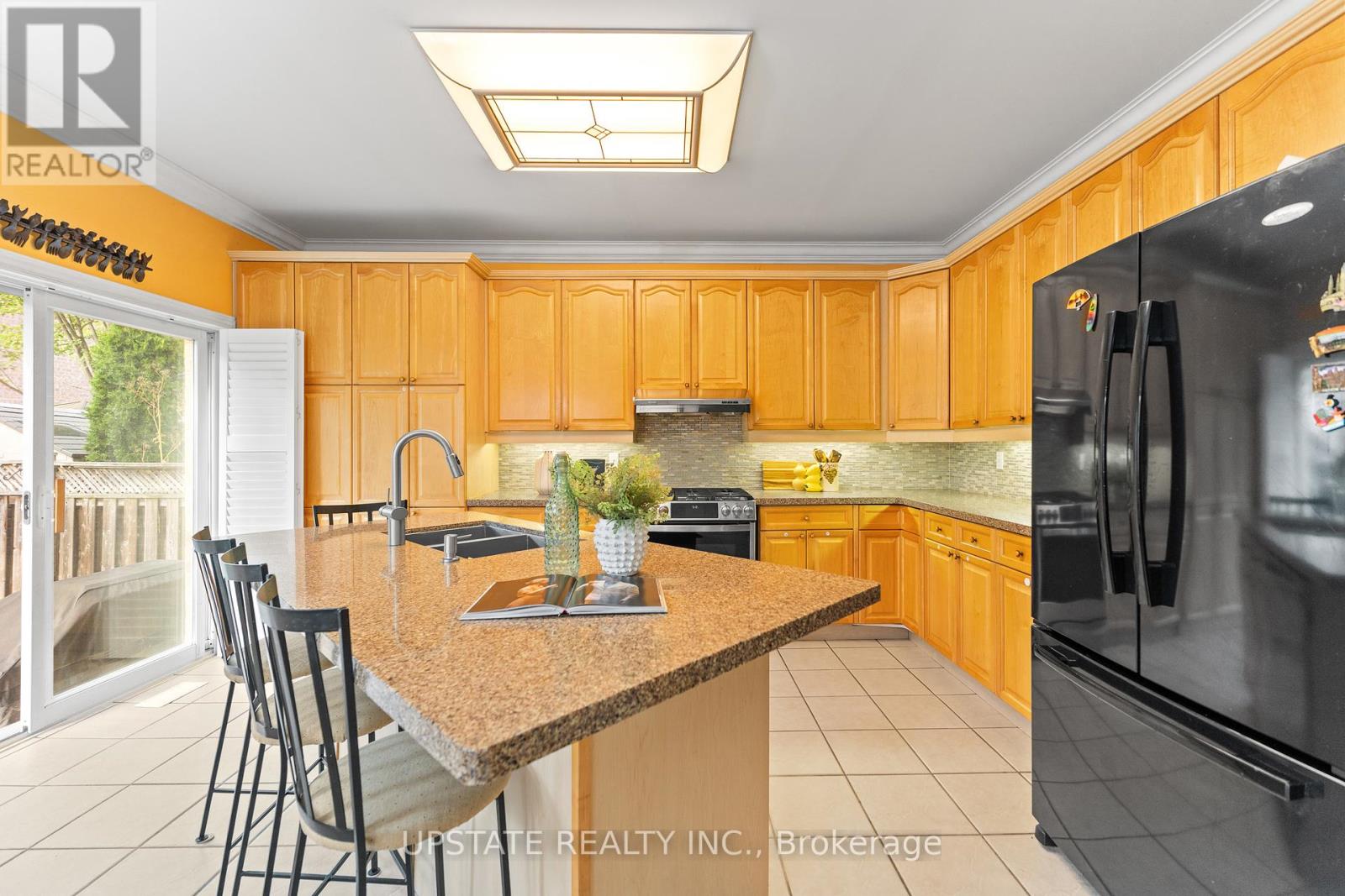 Photo 11 of 6 Bowsfield Drive, Brampton ON