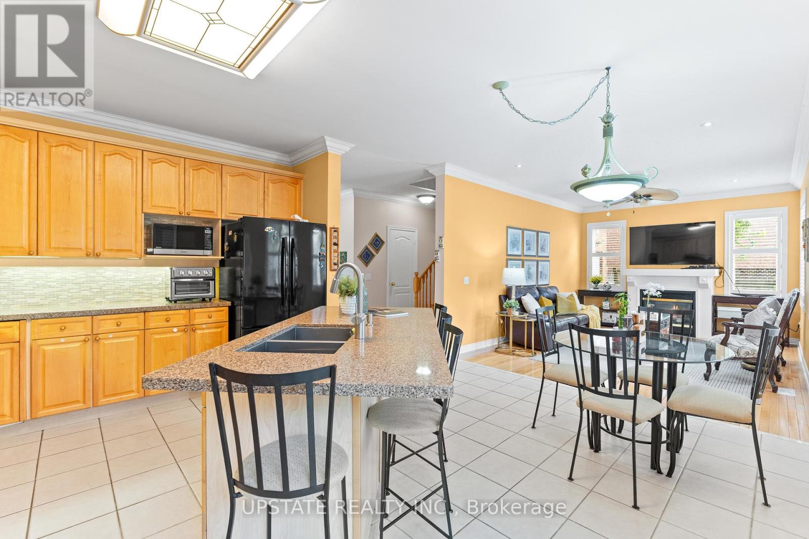 Photo 12 of 6 Bowsfield Drive, Brampton ON
