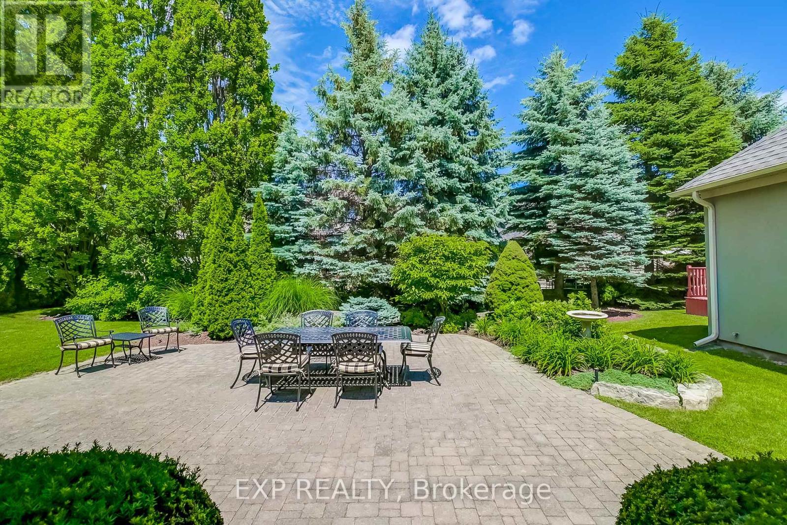 Photo 20 of 806 Hidden Grove Lane, Mississauga ON
