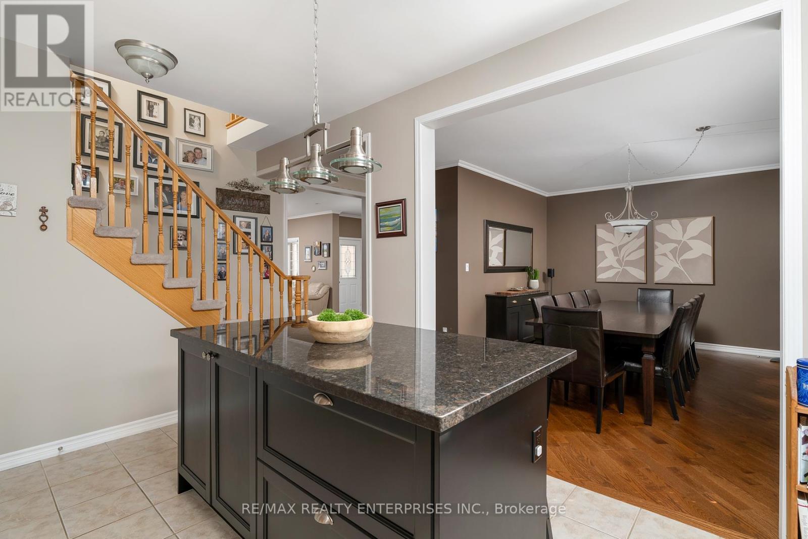 Photo 13 of 3941 Angus Walk, Mississauga ON