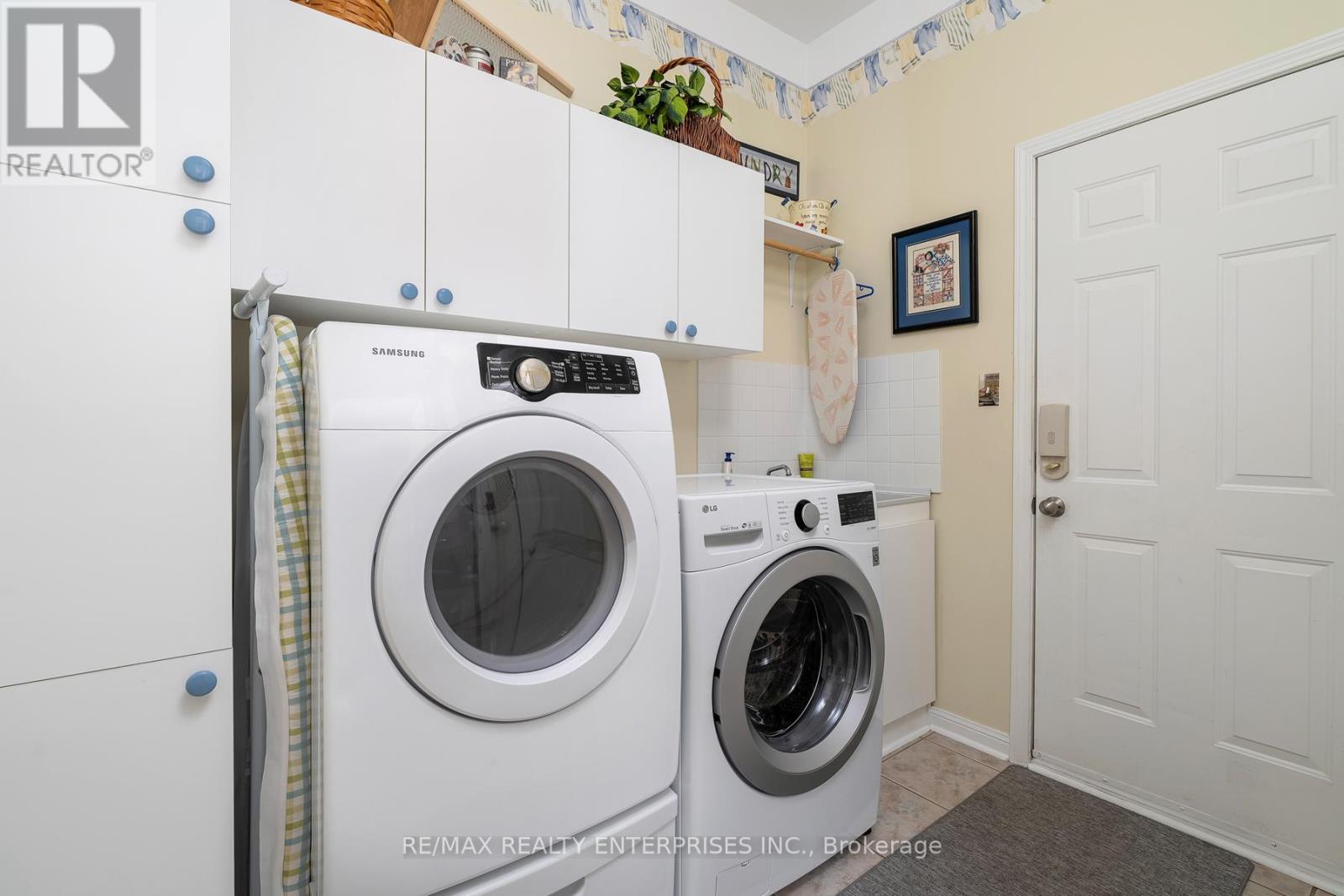 Photo 15 of 3941 Angus Walk, Mississauga ON