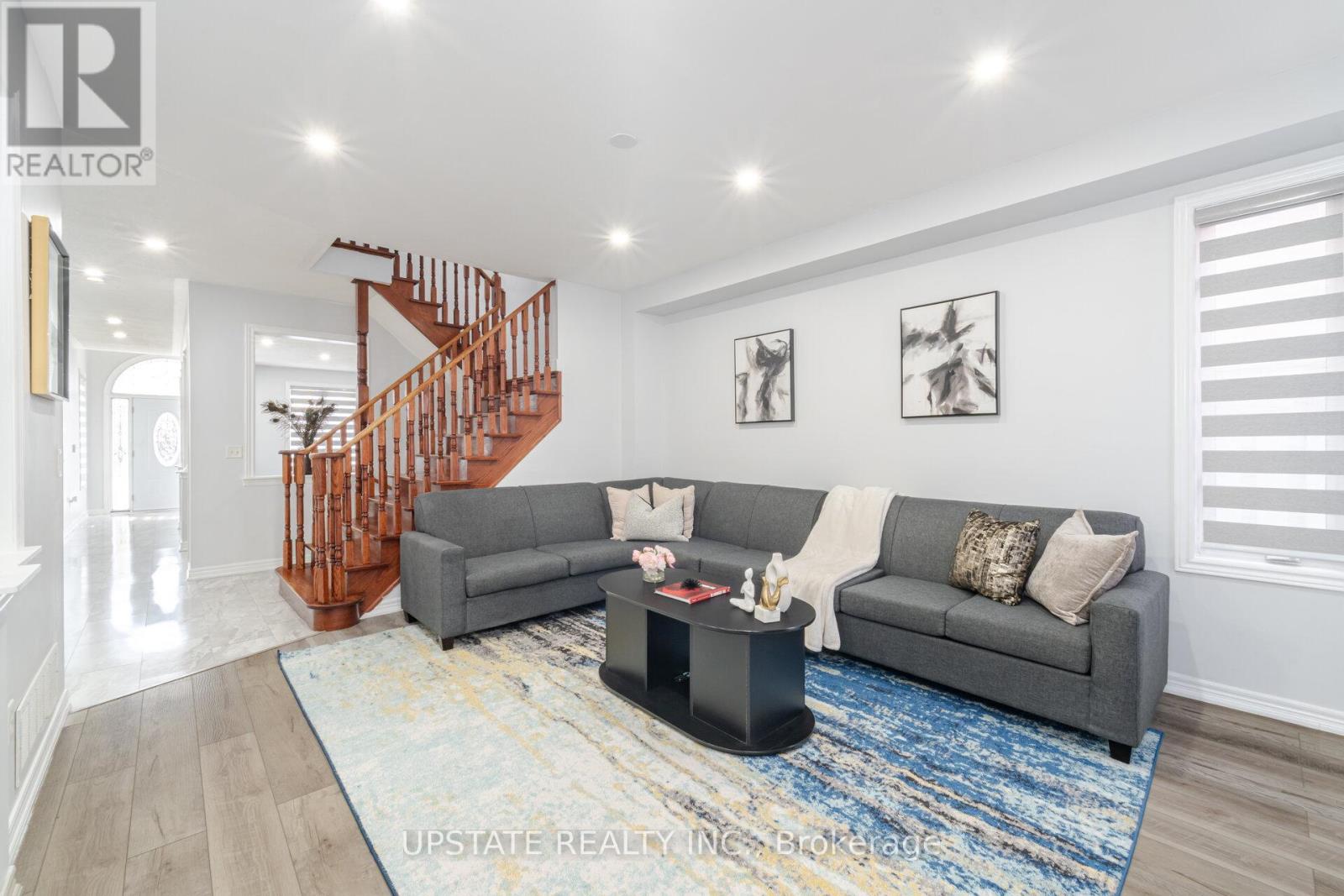 Photo 10 of 7 Millsborough Road, Brampton ON
