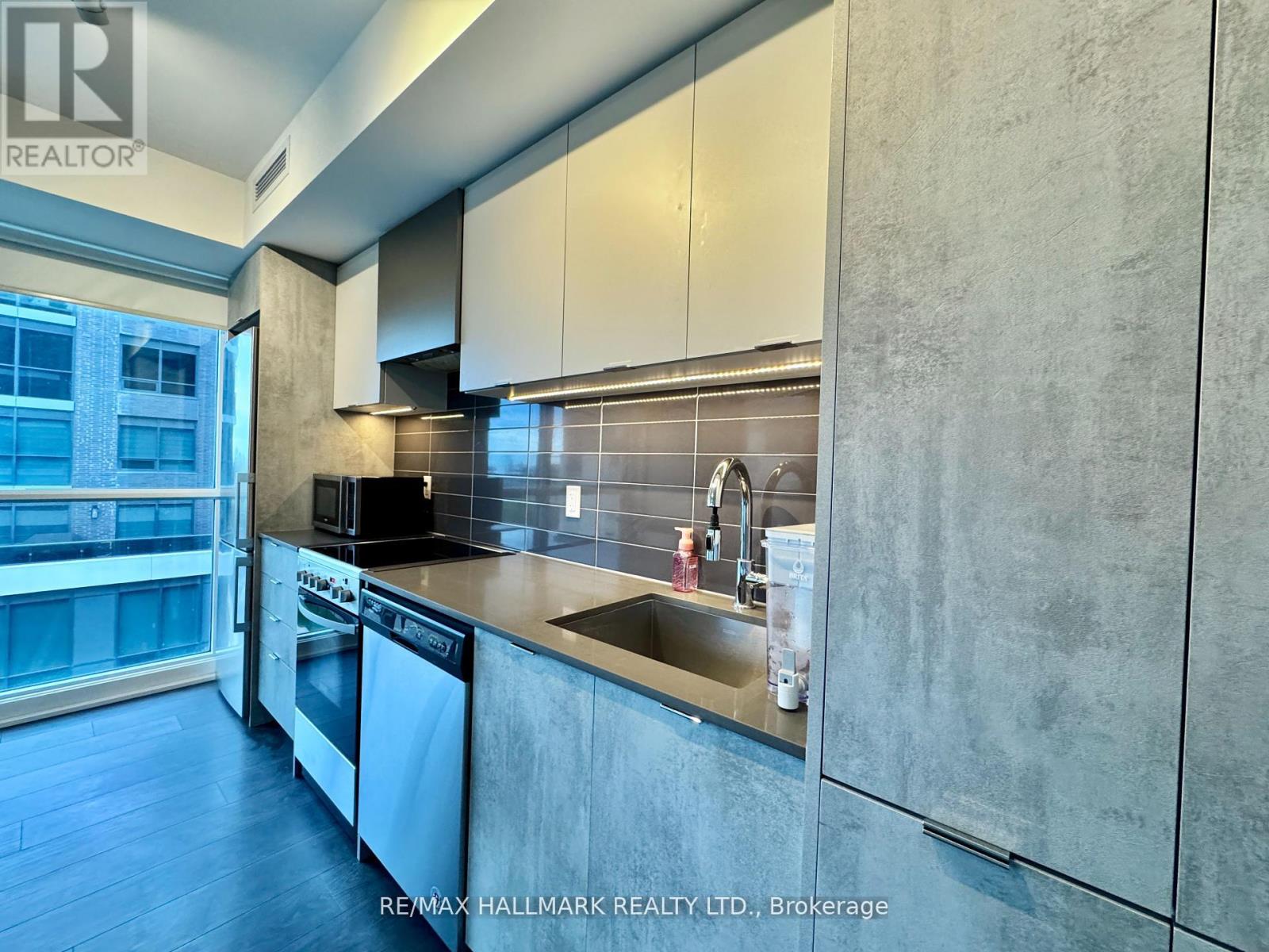 Photo 5 of 545 26 Gibbs Road, Toronto ON