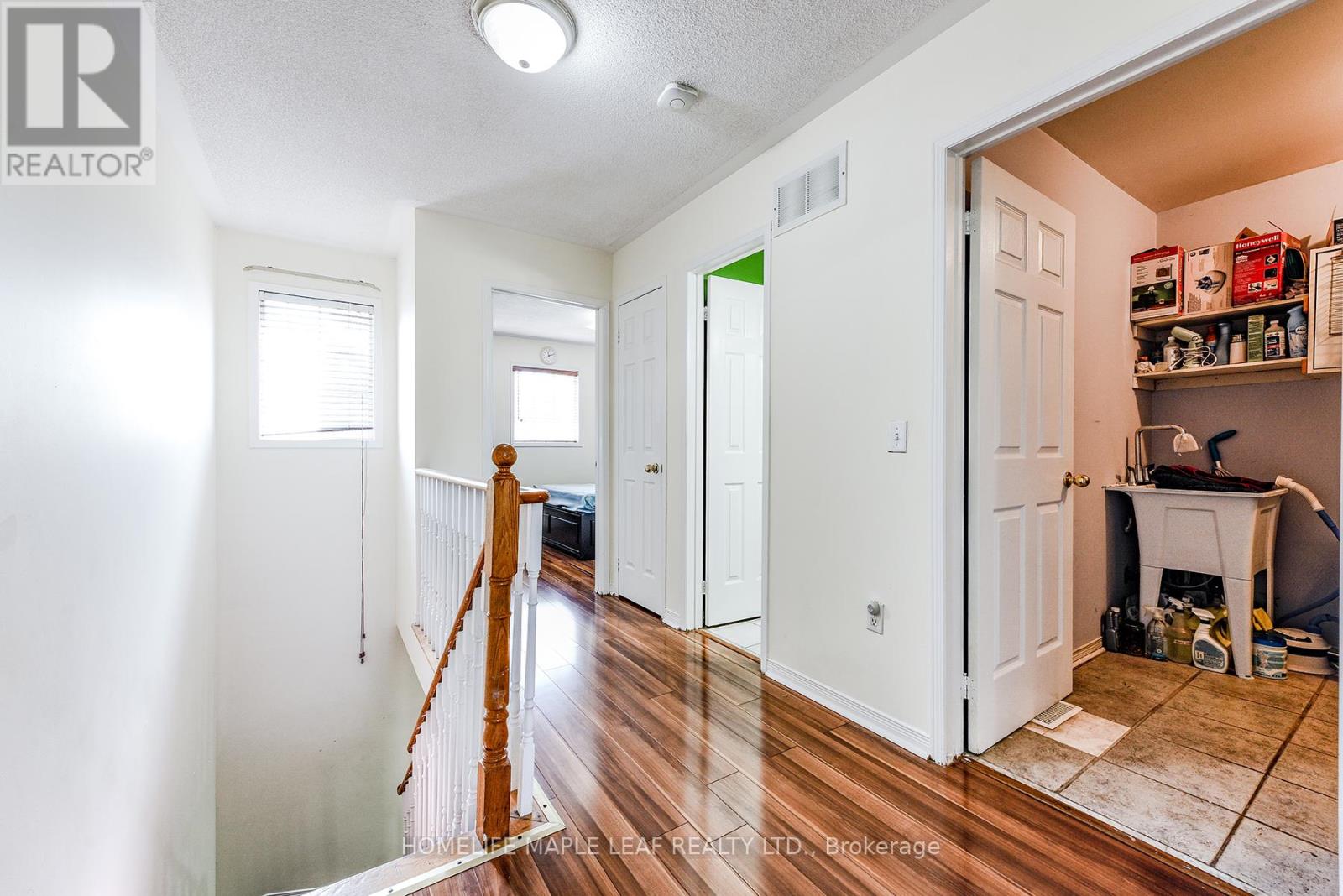 Photo 30 of 45 Seaside Circle, Brampton ON