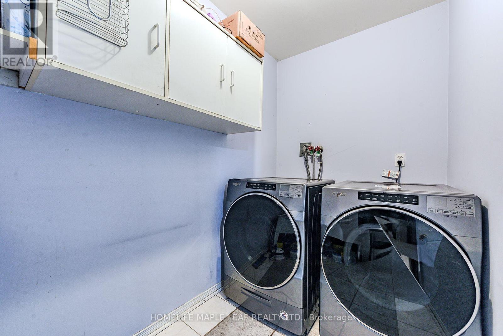 Photo 33 of 45 Seaside Circle, Brampton ON